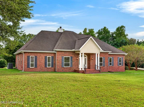 128 N Hill Dr, Carriere, MS 39426