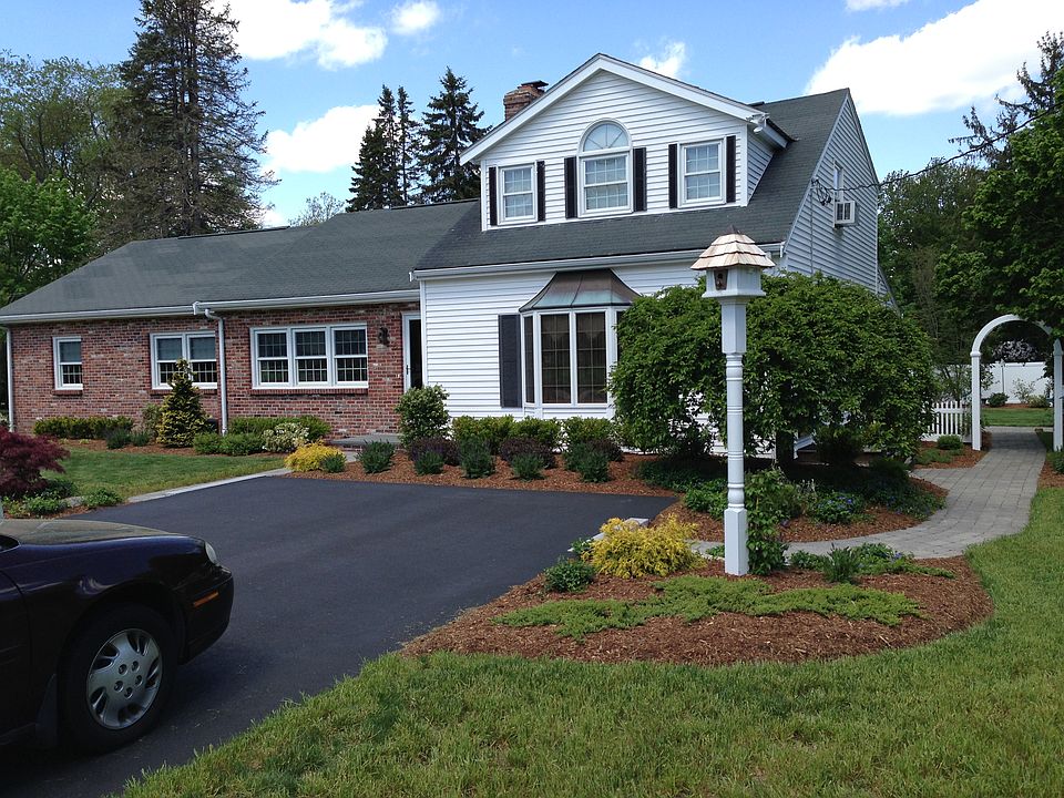 2nd image of 8 Cedar Crest Dr