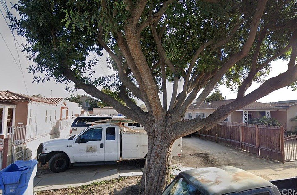 1st image of 1622 W 36th Pl