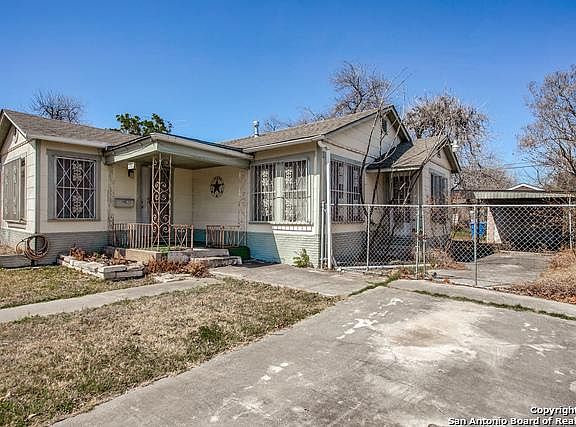 2nd image of 303 Cavalier Ave