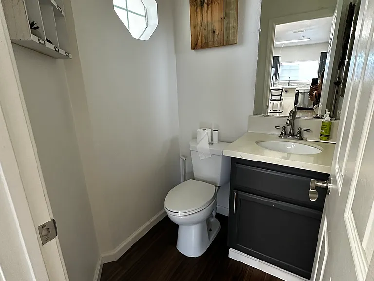 130 Manchester Dr — Photo 8