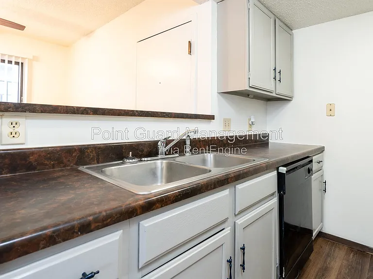 Midtown Place Apartments — Photo 59