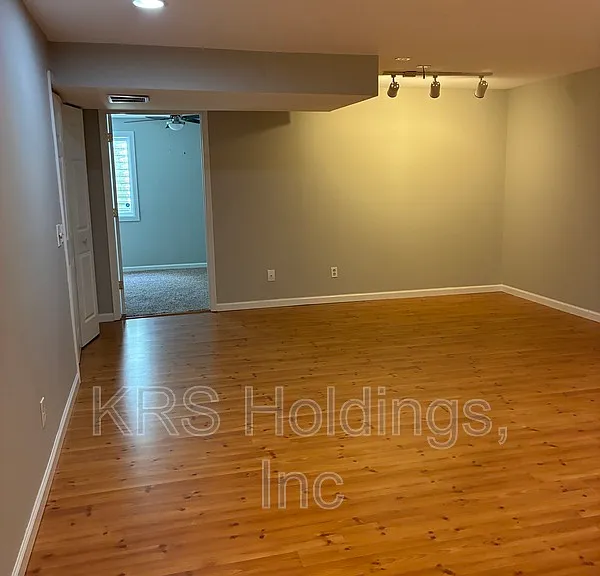 303 Joyce Dr — Photo 9