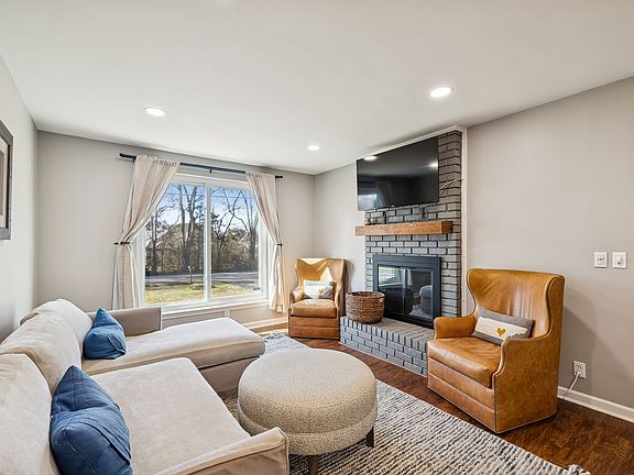 4th image of 1015 Del Rio Ct