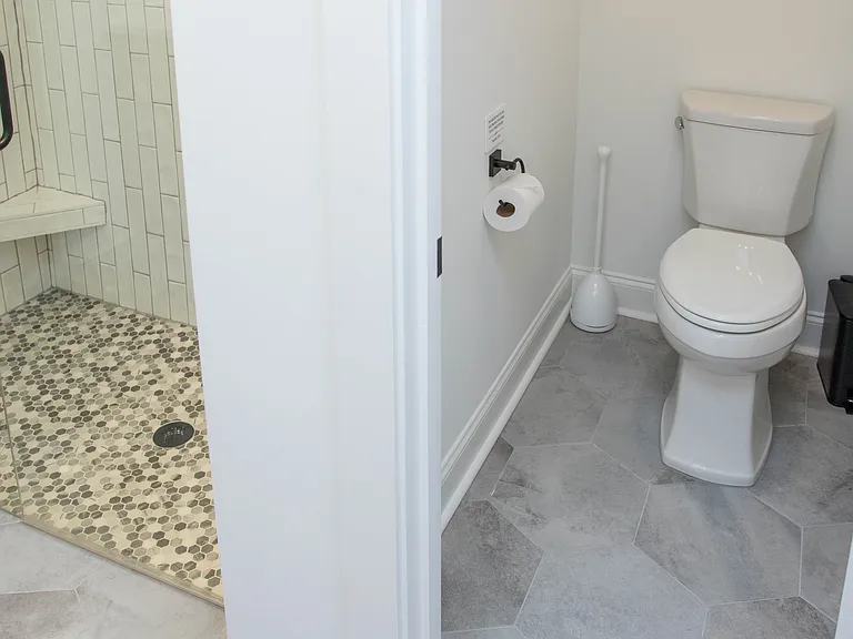 106 Phillips Ave — Photo 8