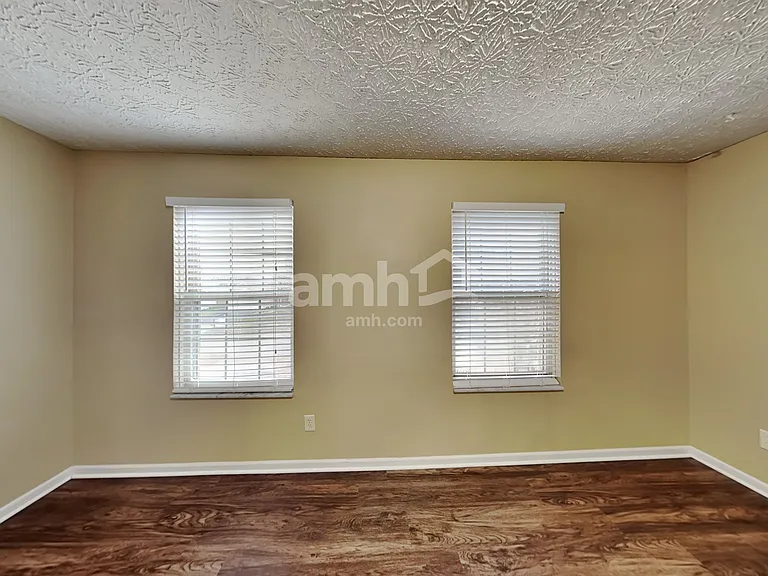 4460 Landmark Rd — Photo 15