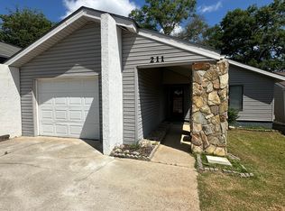 211 Atrium Ct, Warner Robins, GA 31088