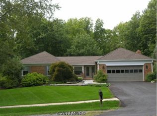 9740 S Park Cir, Fairfax Station, VA 22039