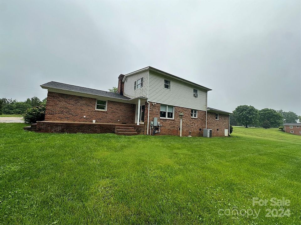 2nd image of 3811 Goodson Rd