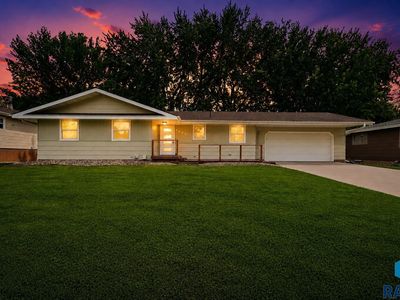 1912 E Sylvan Cir, Brandon, SD, 57005
