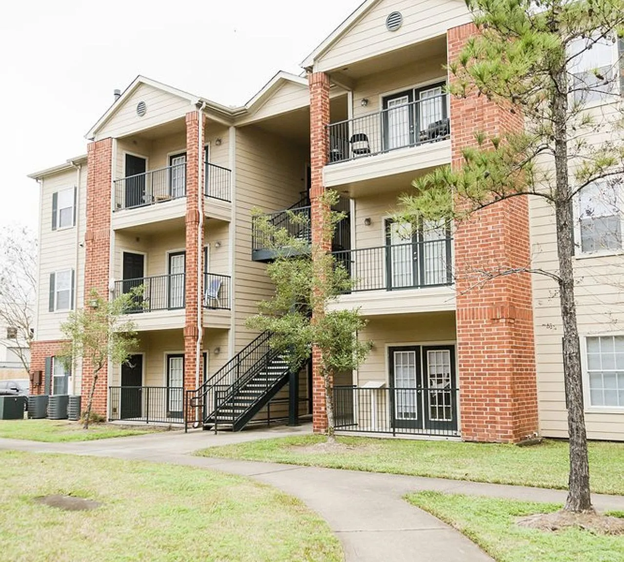 Northland Woods Apartments — Photo 4