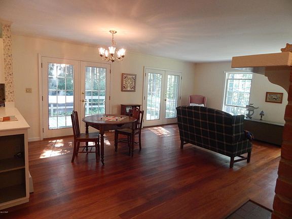 5th image of 21 Colebrook Ln