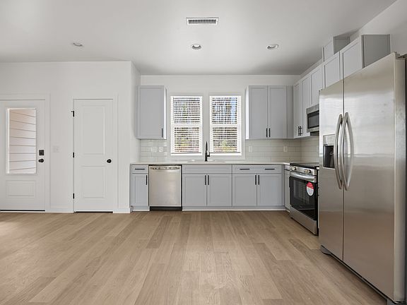 4th image of 2813 Wilcox Pl