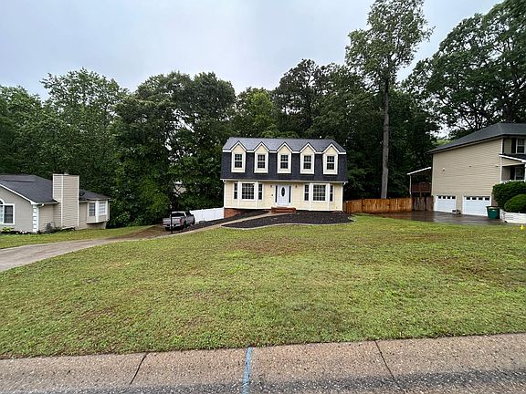 2nd image of 1806 Yorkshire Dr
