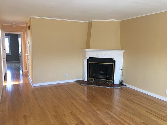 3rd image of 471 Vernon St #471
