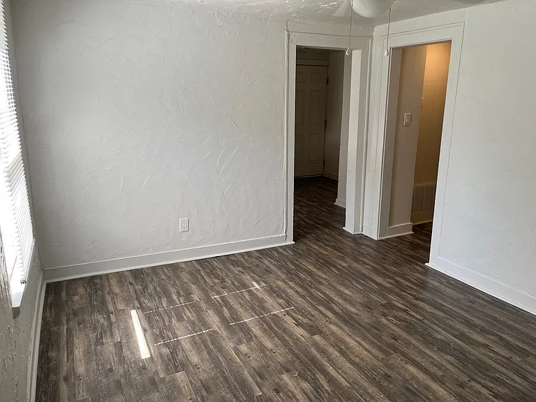 2912 N Independence Ave — Photo 11