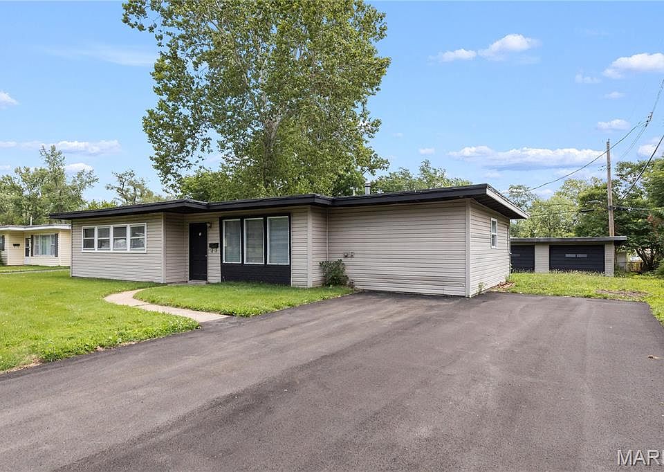 1st image of 49 Marquette Dr