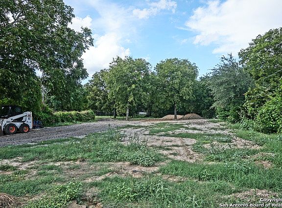 3rd image of 2109 Virginia Blvd