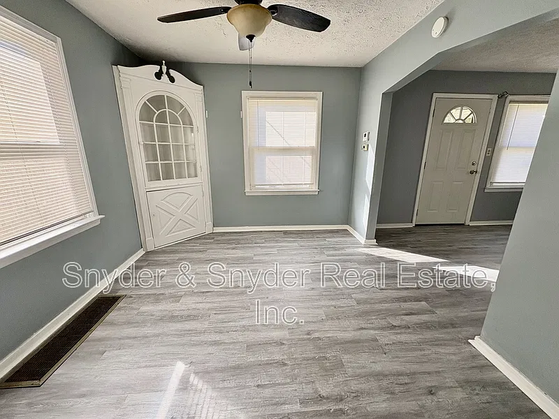 3 bed, 1.0 bath, $1,400 — Photo 4