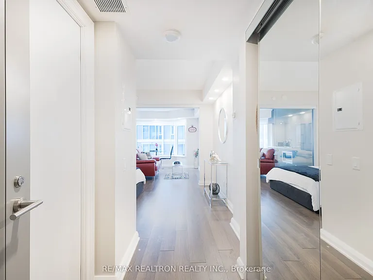 155 Yorkville Ave — Photo 6