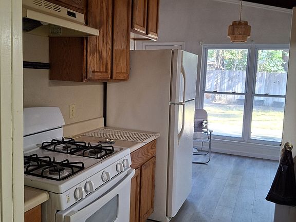 2nd image of 316 Deodara St