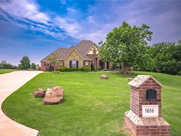 1616 Blue Bird Cir, Edmond, OK 73034