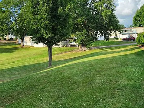25 Mountain Range Rd, Candler, NC 28715