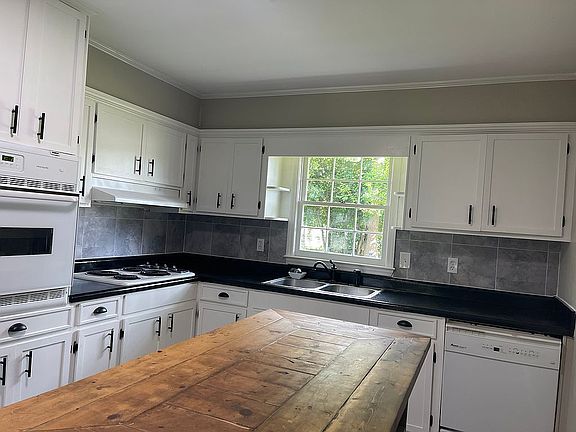 4th image of 624 E 29th Ave