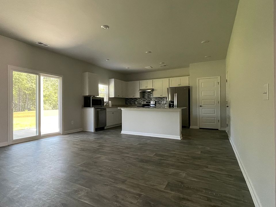 2nd image of 106 Seagrass Way