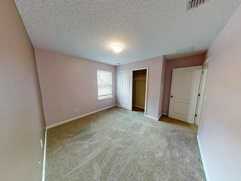 15695 Lexington Park Blvd — Photo 42