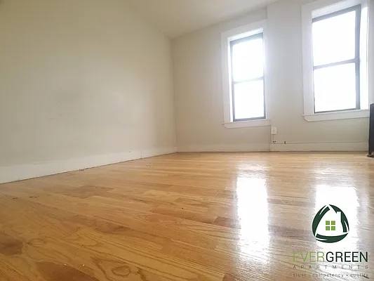 Rented by Evergreen Apartments BK | media 12