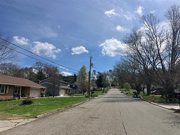 5th image of 2408 Southview Dr