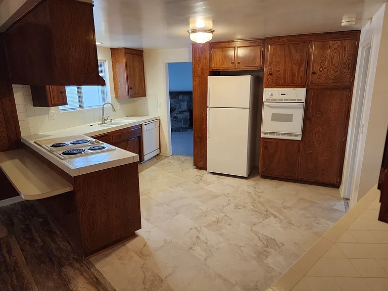 2230 E Main St — Photo 3
