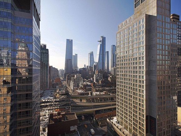 5th image of 360 W 43rd St APT S20a