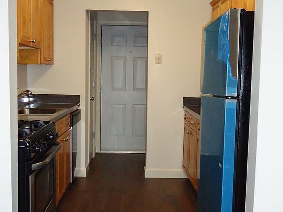 2nd image of 14 Kensington Cir APT B