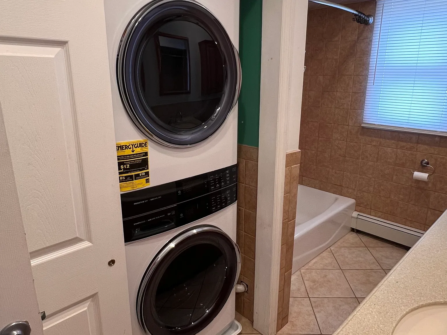 2 bed, $2,600 — Photo 4