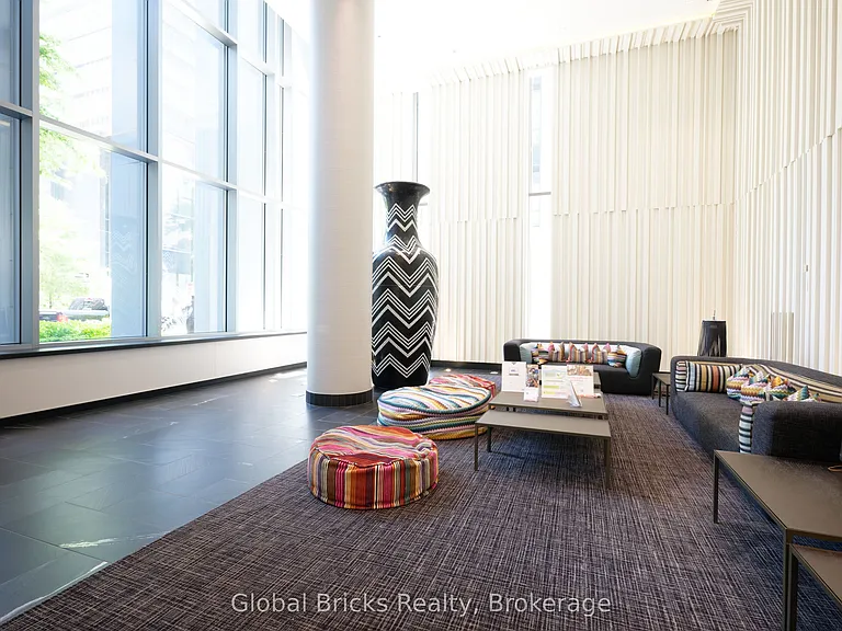 42 Charles St E #2509 — Photo 4