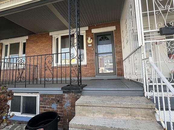 2nd image of 422 W Annsbury St