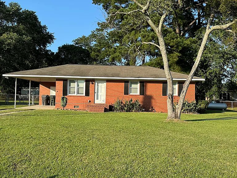 1st image of 3107 Diana St