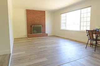 636 Eastview Way — Photo 3