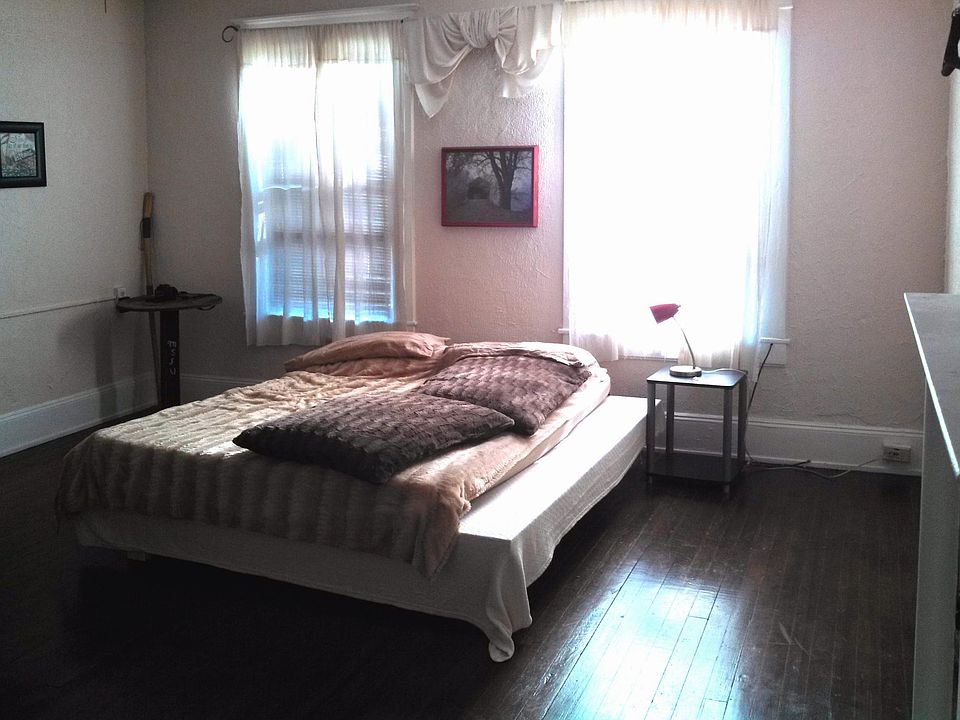 1st image of 800 W Locust St #4