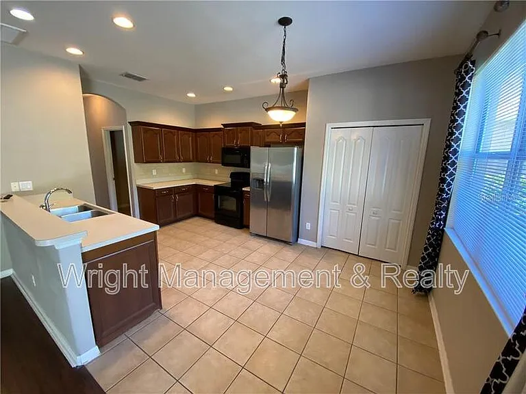7843 Foxgrove Dr — Photo 4