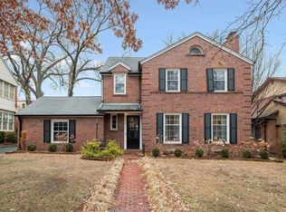8022 Seminole Dr, Saint Louis, MO 63105