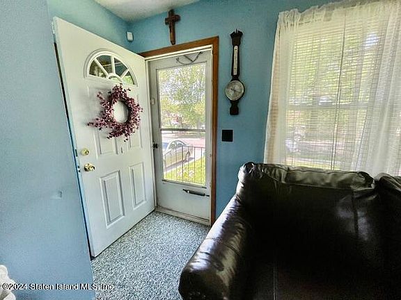 3rd image of 410 Bradford Ave