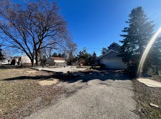 2N075 Pleasant Hill Rd, Carol Stream, IL 60188