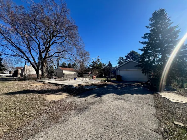 2N075 Pleasant Hill Rd, Carol Stream, IL 60188