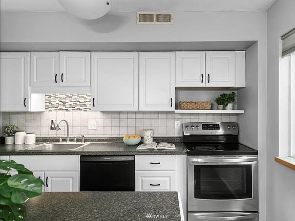 5th image of 12307 NE 150th Ct #12307
