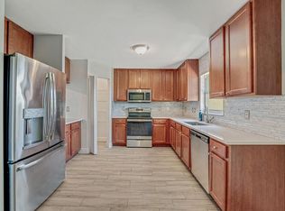 813 Imperial Lake Rd, West Palm Beach, FL 33413