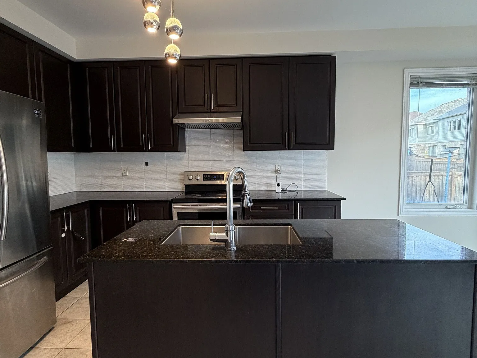 4 bed, $3,200 — Photo 3