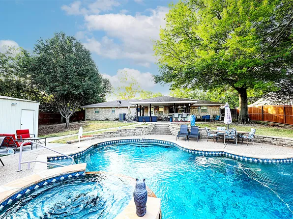 502 Gallia St, Bowie, TX 76230